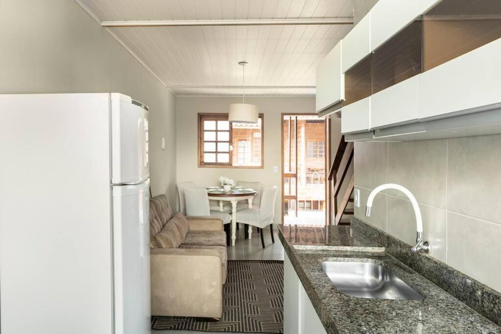Apartamento 200 Mts Do Sape Com Piscina