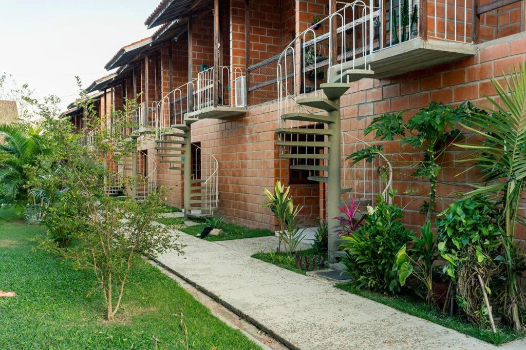 Apartamento 200 Mts Do Sape Com Piscina
